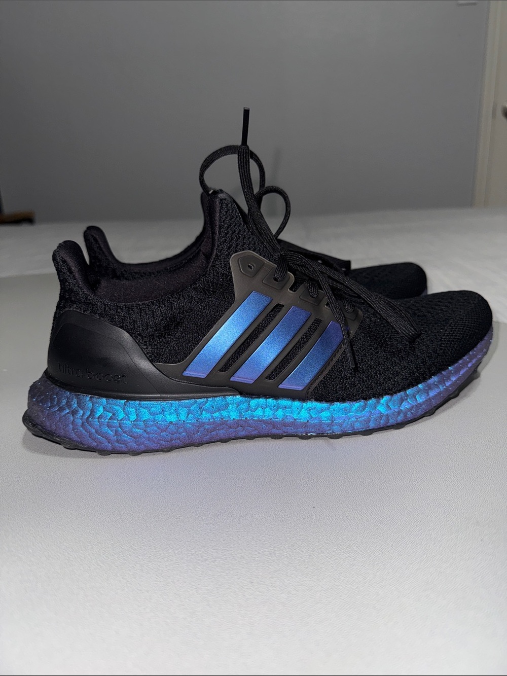 adidas UltraBoost 5.0 DNA Black Metallic Blue GY8614 Women's Sz 8.5/ Men’s 7.5